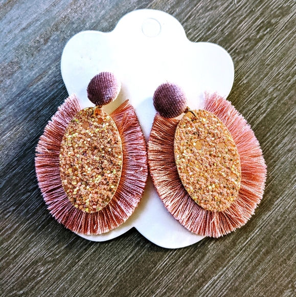 "Peach Fuzz" oval fringe glitz earrings - Picture 3 of 5
